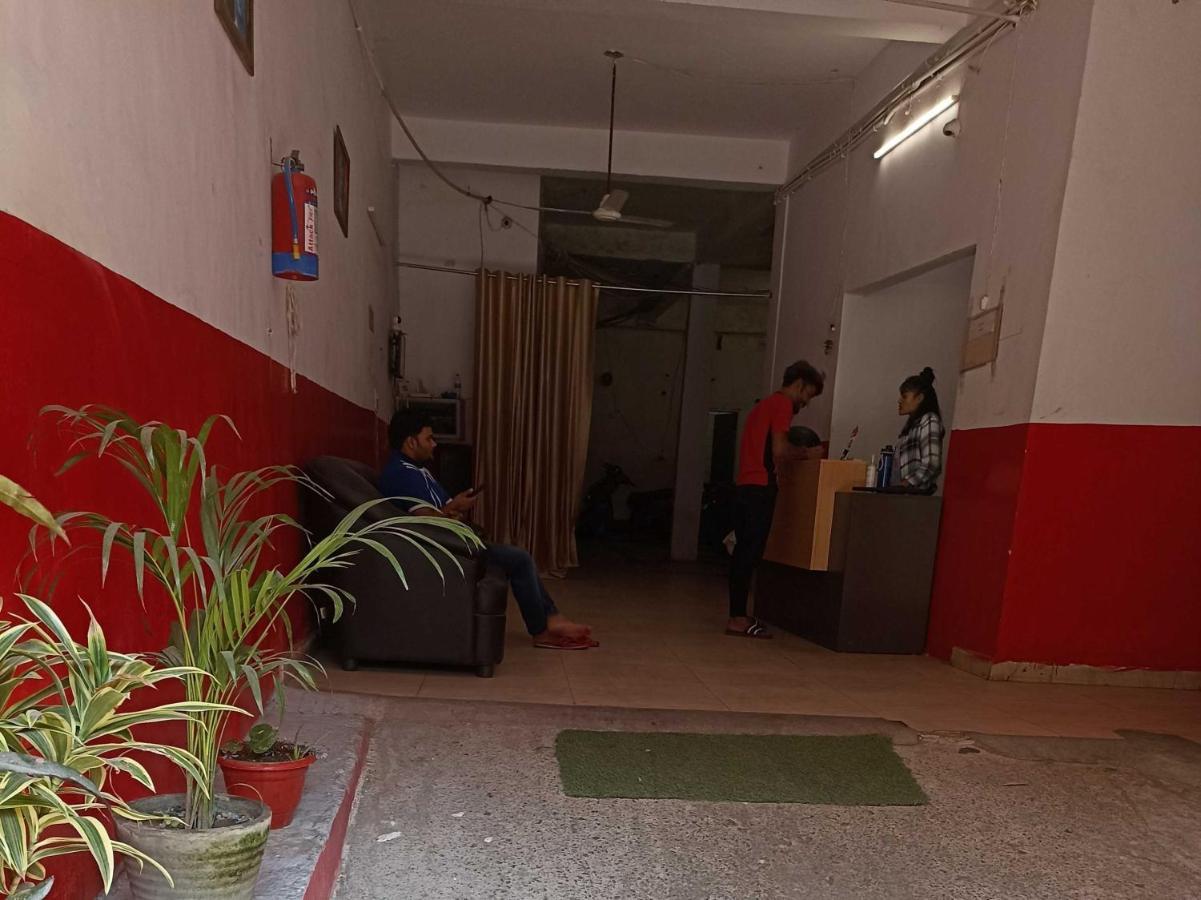 Hotel O Kl Khari Near Ashoka Park Mein Metro New Delhi Exteriör bild