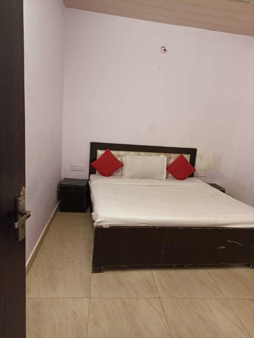Hotel O Kl Khari Near Ashoka Park Mein Metro New Delhi Exteriör bild